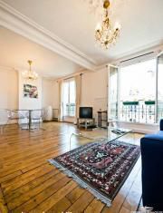 Flat in Paris, France, 70 m² - picture 2