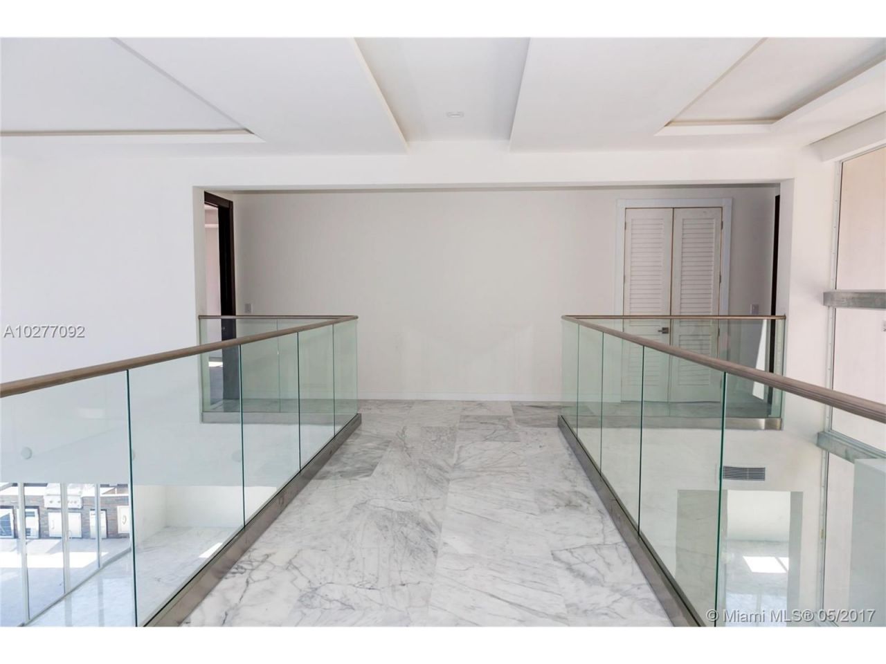 Maison à Miami, États-Unis, 450 m² - image 8