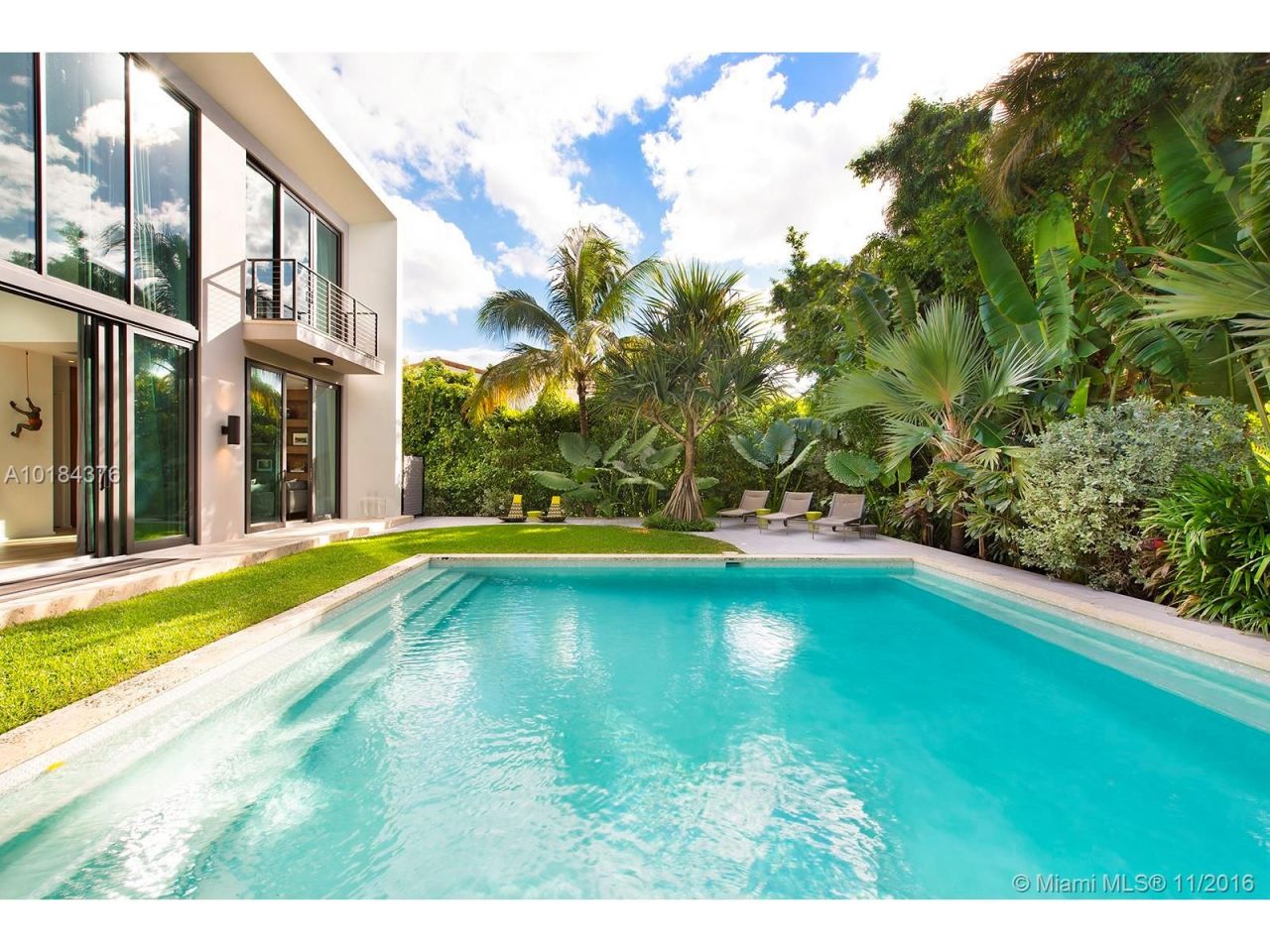 Villa en Miami, Estados Unidos, 360 m² - imagen 2