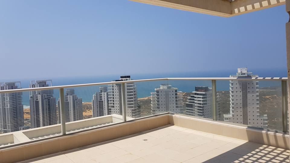 Penthouse in Netanya, Israel, 220 m² - picture 1