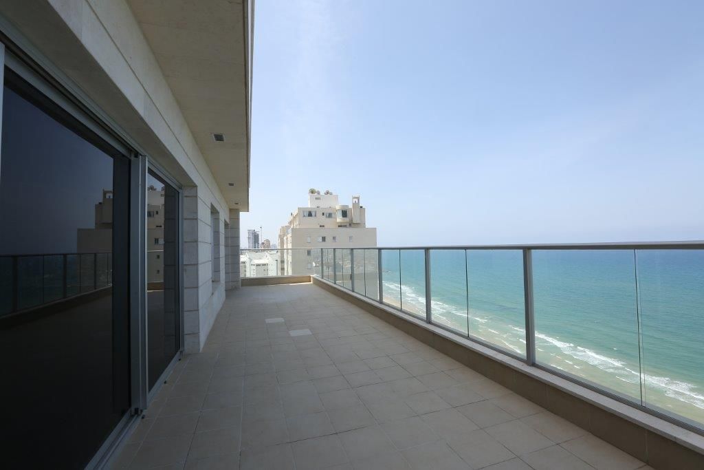 Piso en Netanya, Israel, 230 m² - imagen 1