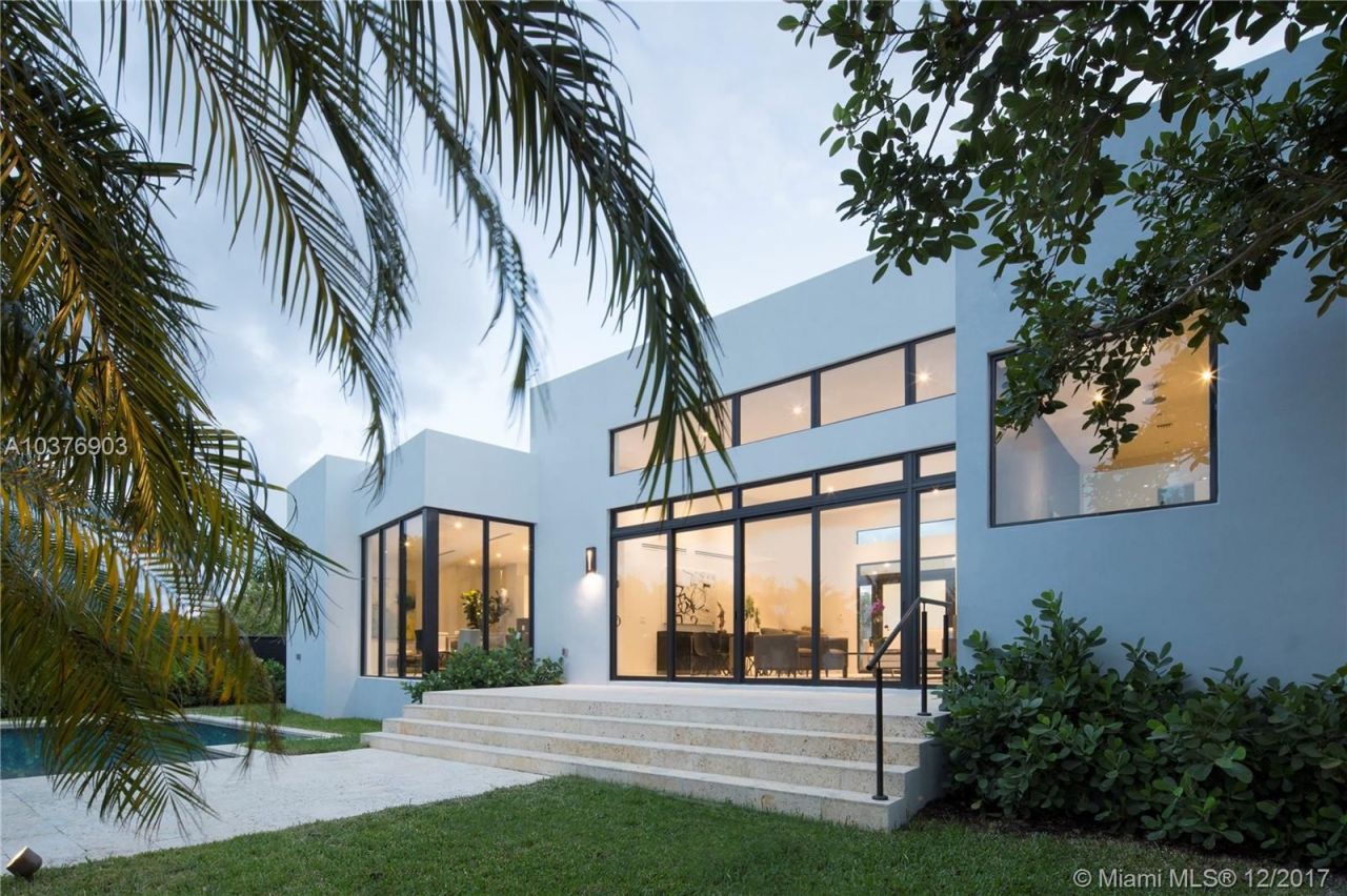 House in Miami, USA, 270 m² - picture 2