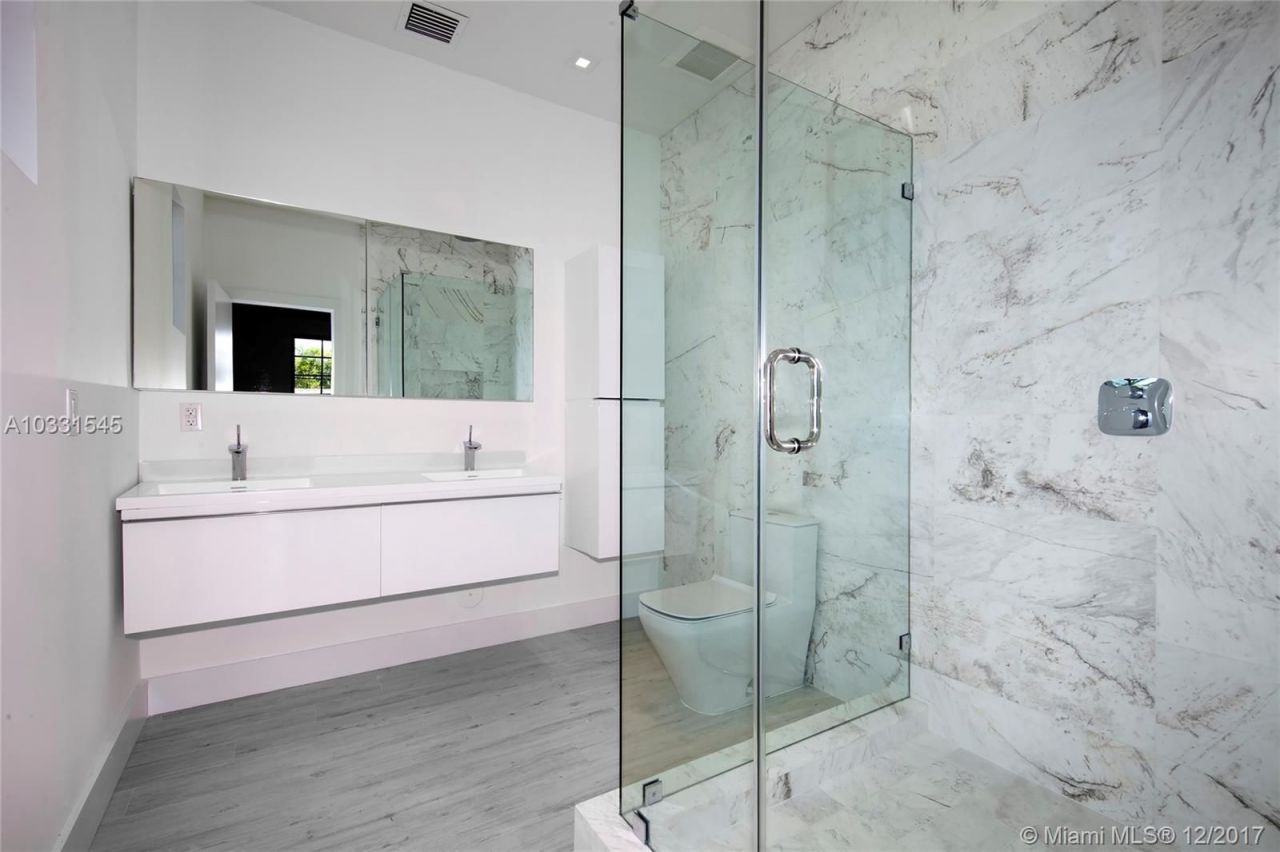 Maison à Miami, États-Unis, 220 m² - image 5