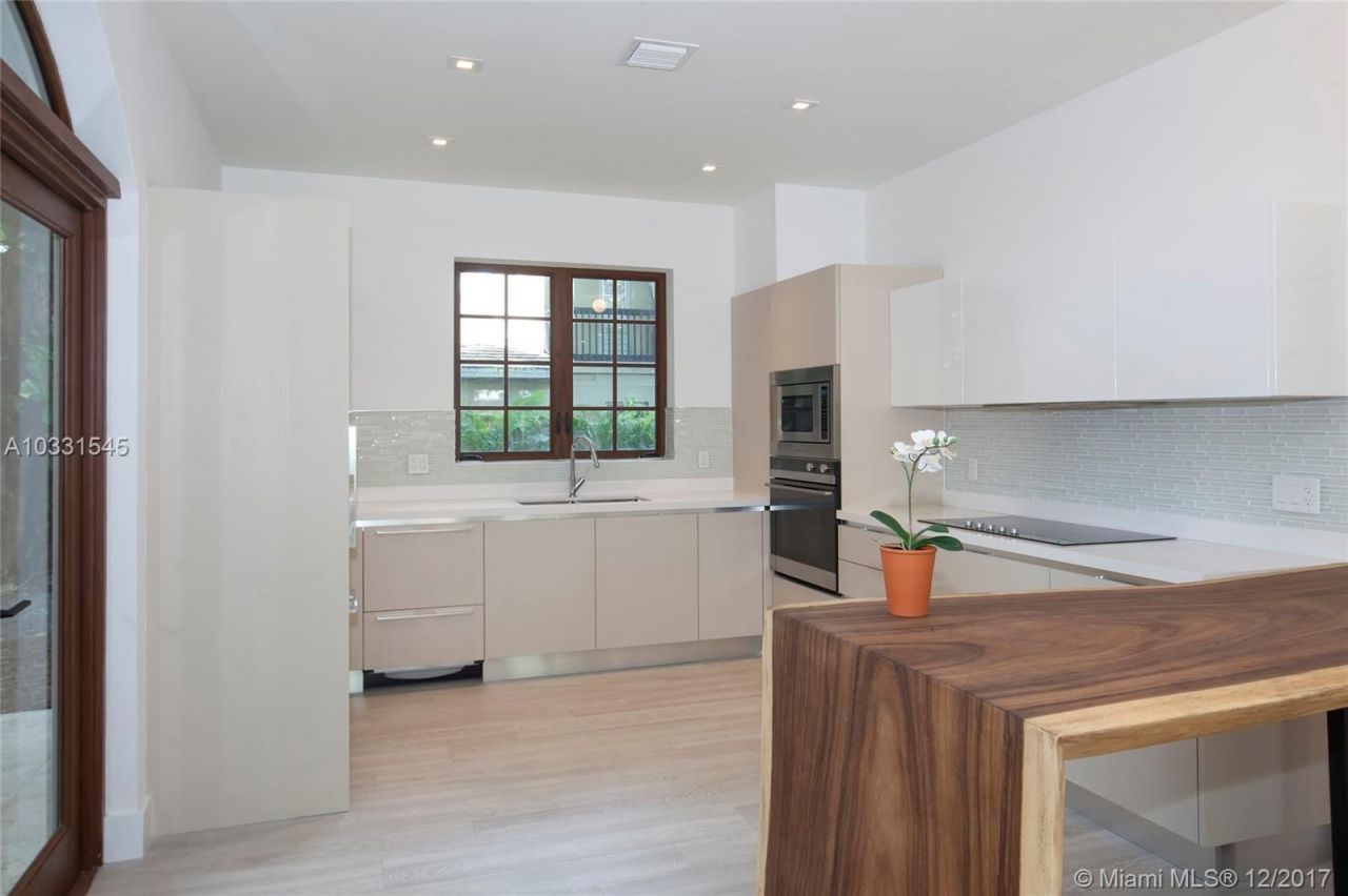 Maison à Miami, États-Unis, 220 m² - image 9