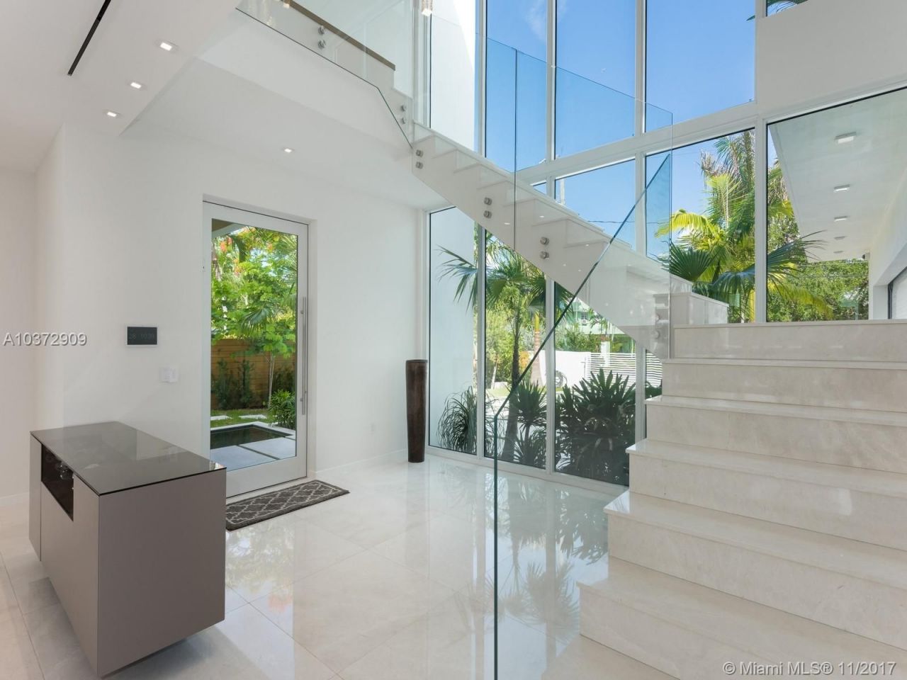 House in Miami, USA, 600 m² - picture 11