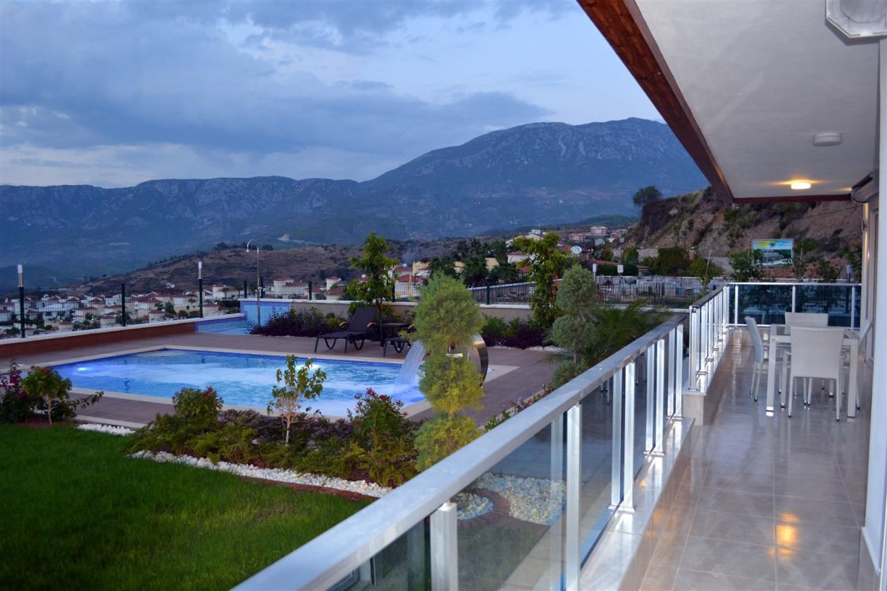 Villa en Alanya, Turquia, 500 m² - imagen 1