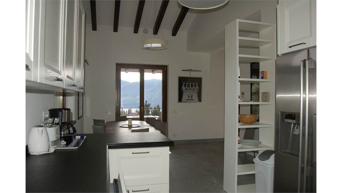 Villa por Lago de Como, Italia, 350 m² - imagen 3