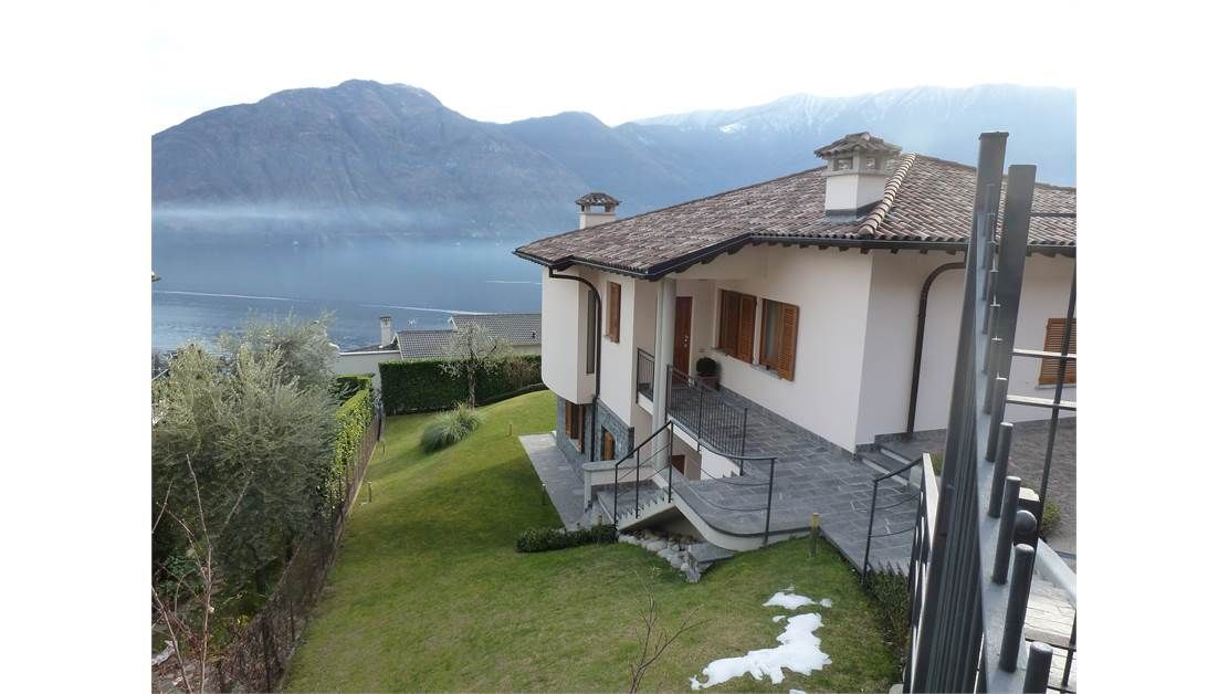 Villa por Lago de Como, Italia, 200 m² - imagen 1