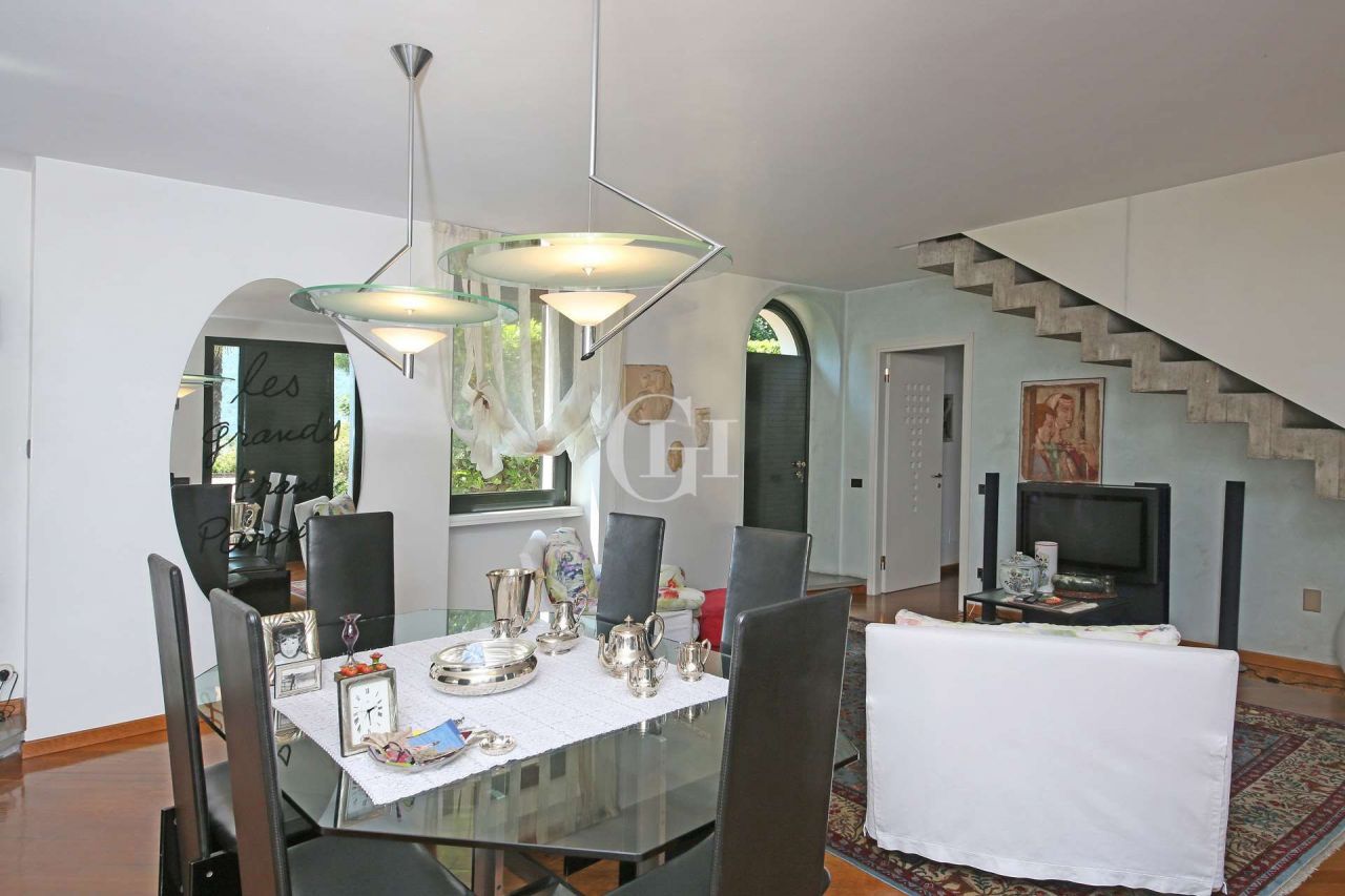 Villa por Lago de Garda, Italia, 480 m² - imagen 4