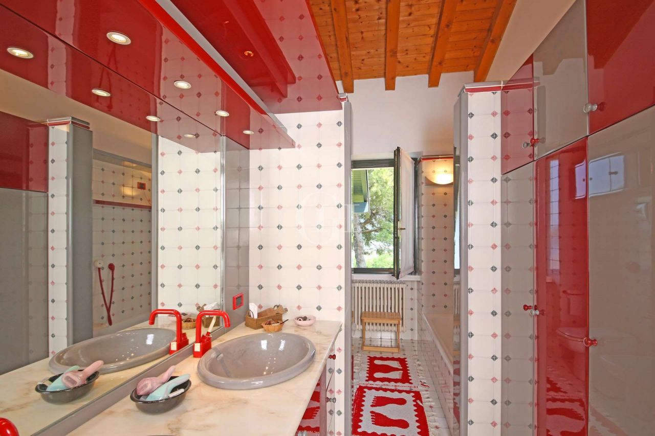 Villa por Lago de Garda, Italia, 480 m² - imagen 8