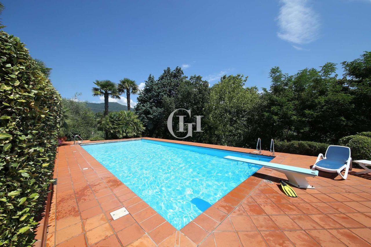 Villa por Lago de Garda, Italia, 480 m² - imagen 10