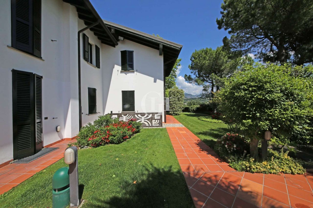 Villa por Lago de Garda, Italia, 480 m² - imagen 11