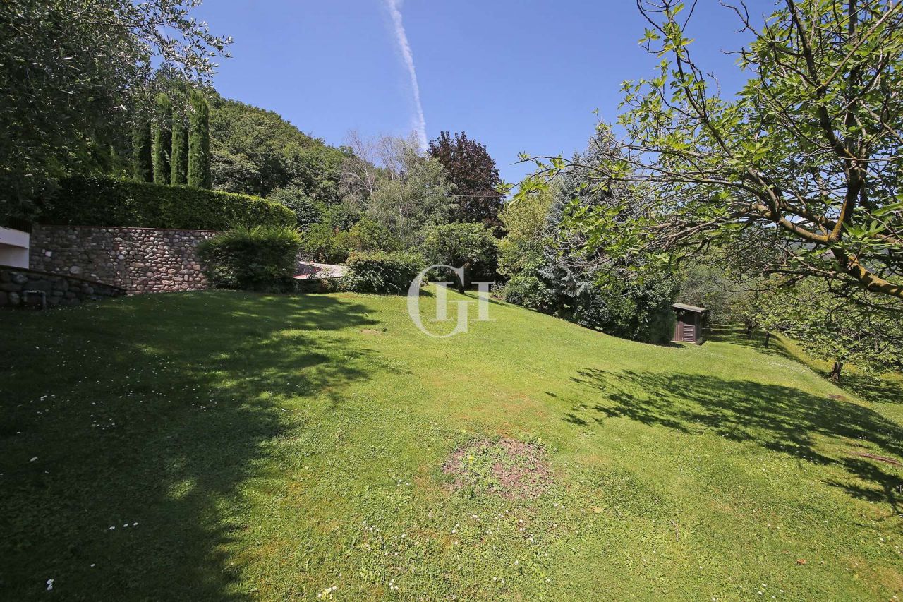 Villa por Lago de Garda, Italia, 480 m² - imagen 12