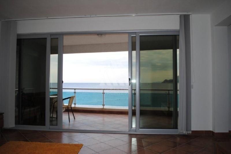 Piso en Dobra Voda, Montenegro, 128 m² - imagen 2