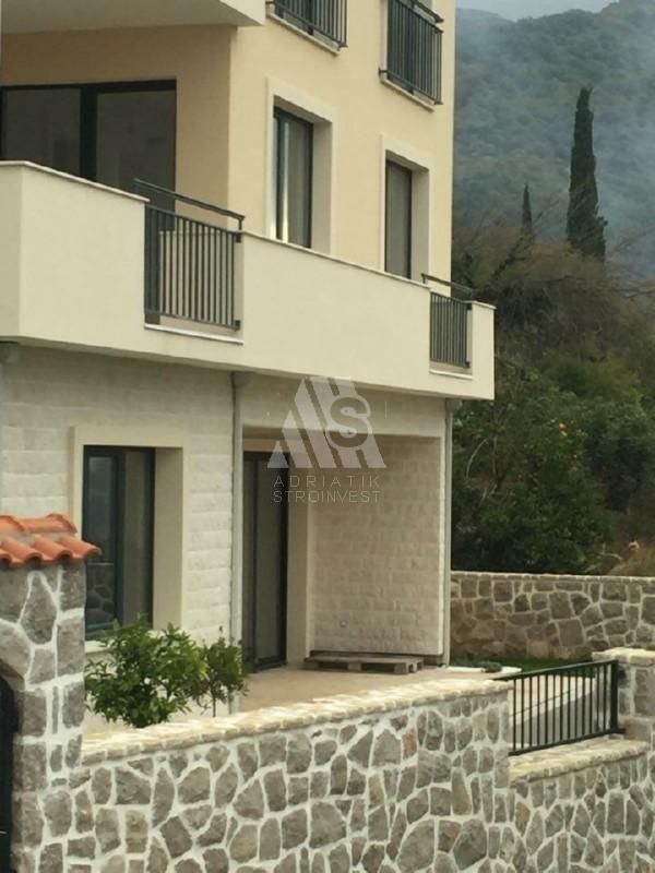 Villa in Tivat, Montenegro, 240 m² - picture 2