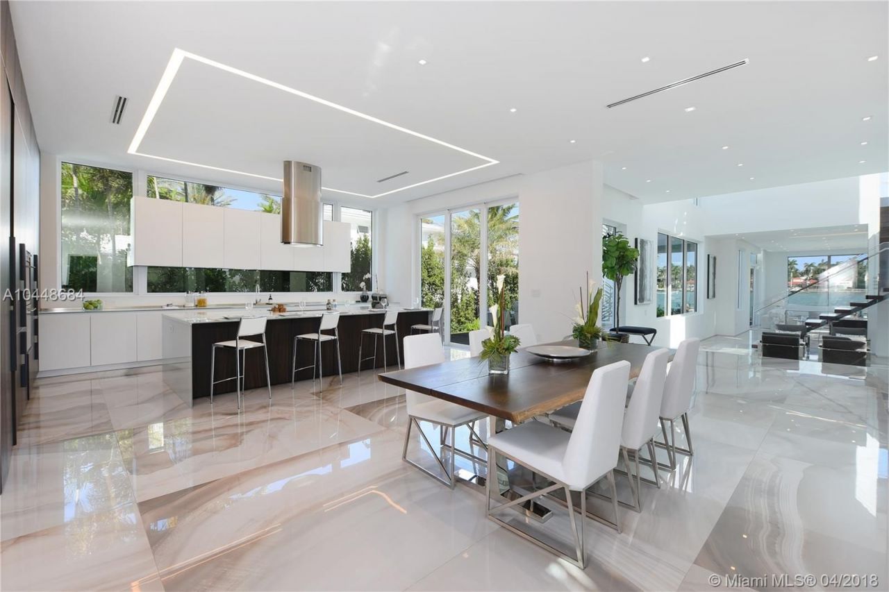 Villa in Miami, USA, 450 m² - picture 12