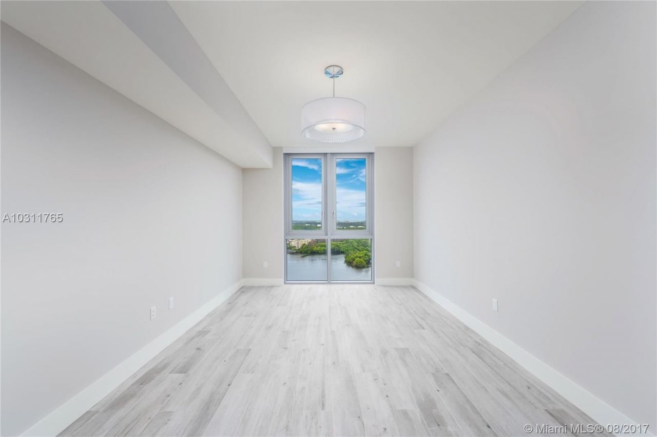 Apartamento en Miami, Estados Unidos, 240 m² - imagen 8