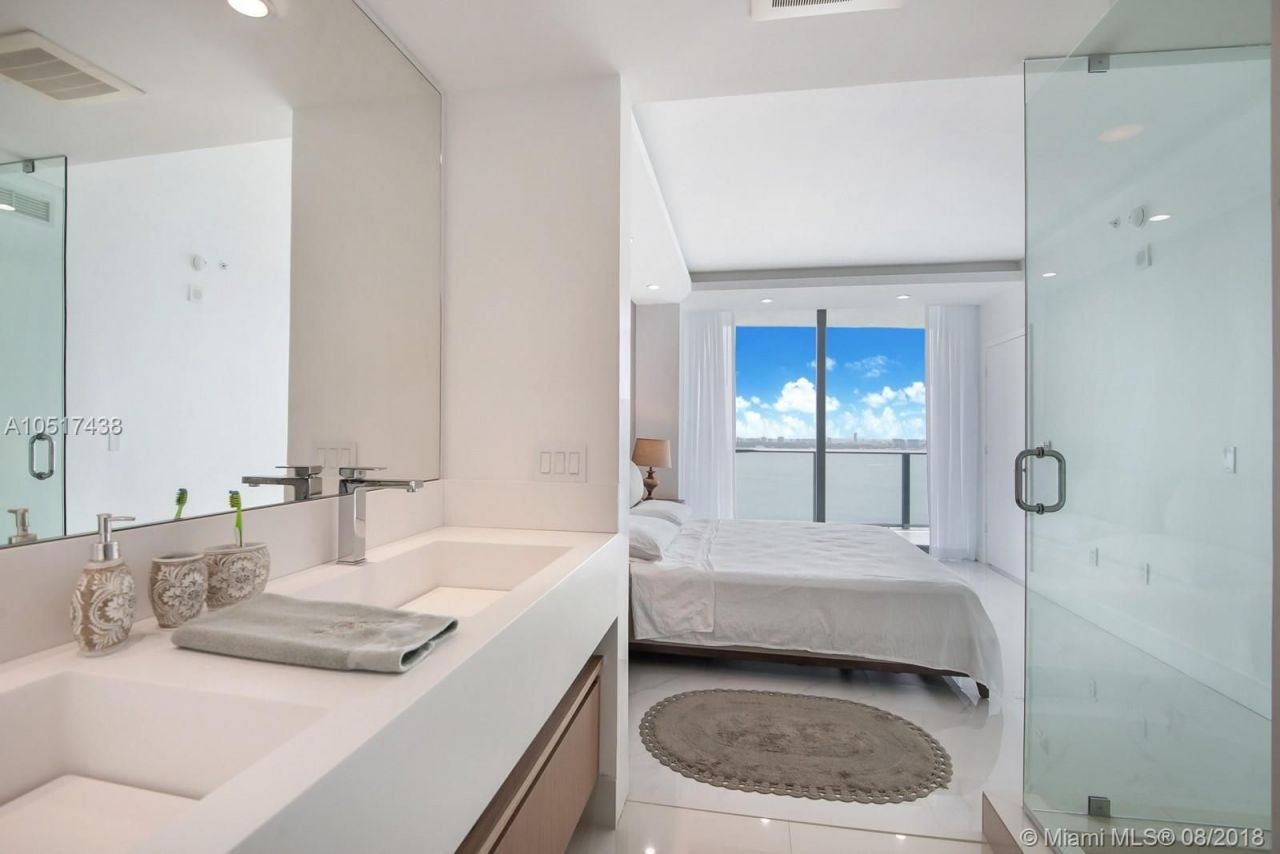 Apartment in Miami, USA, 130 m² - picture 8