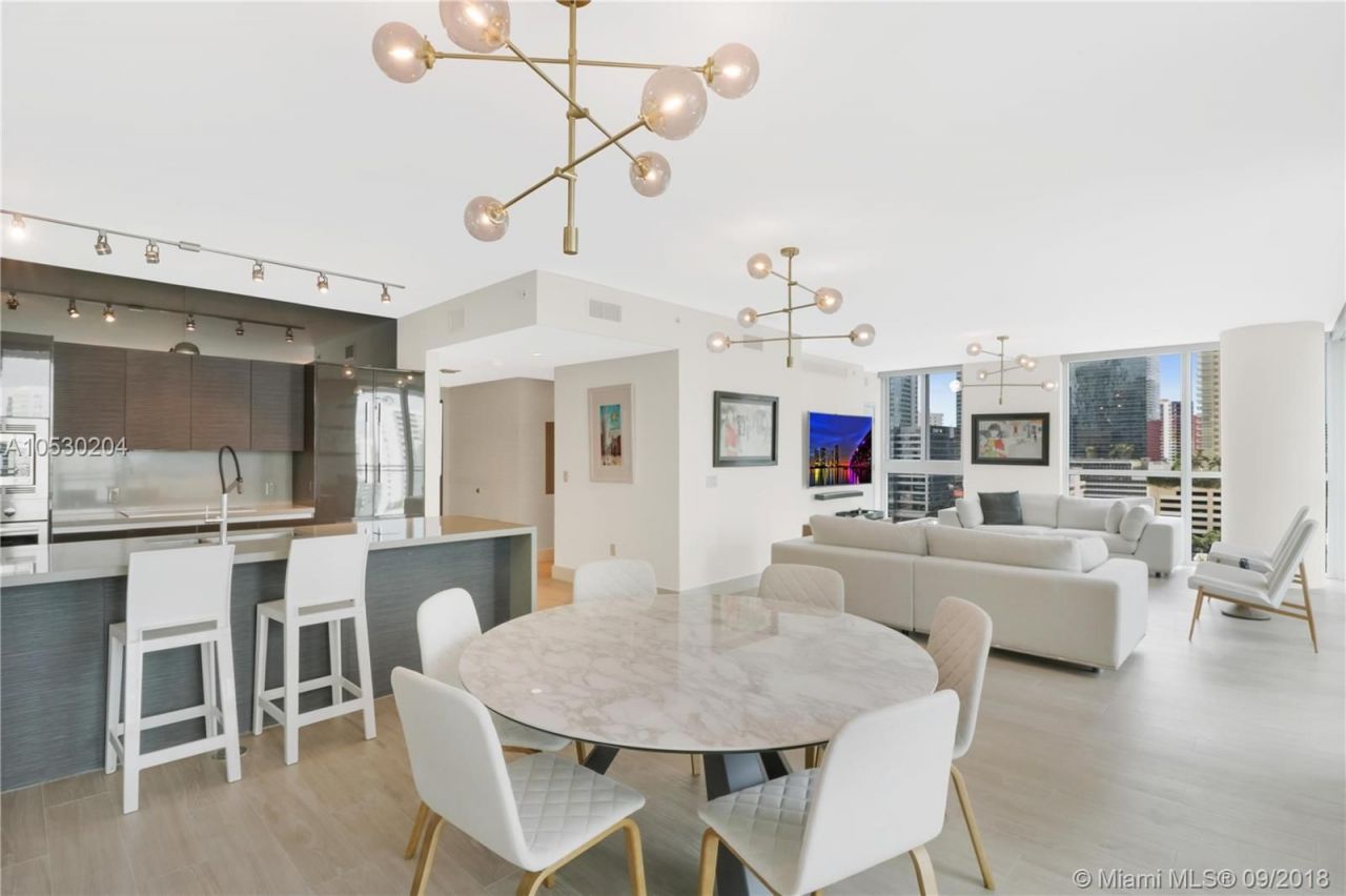 Apartment in Miami, USA, 220 m² - picture 2