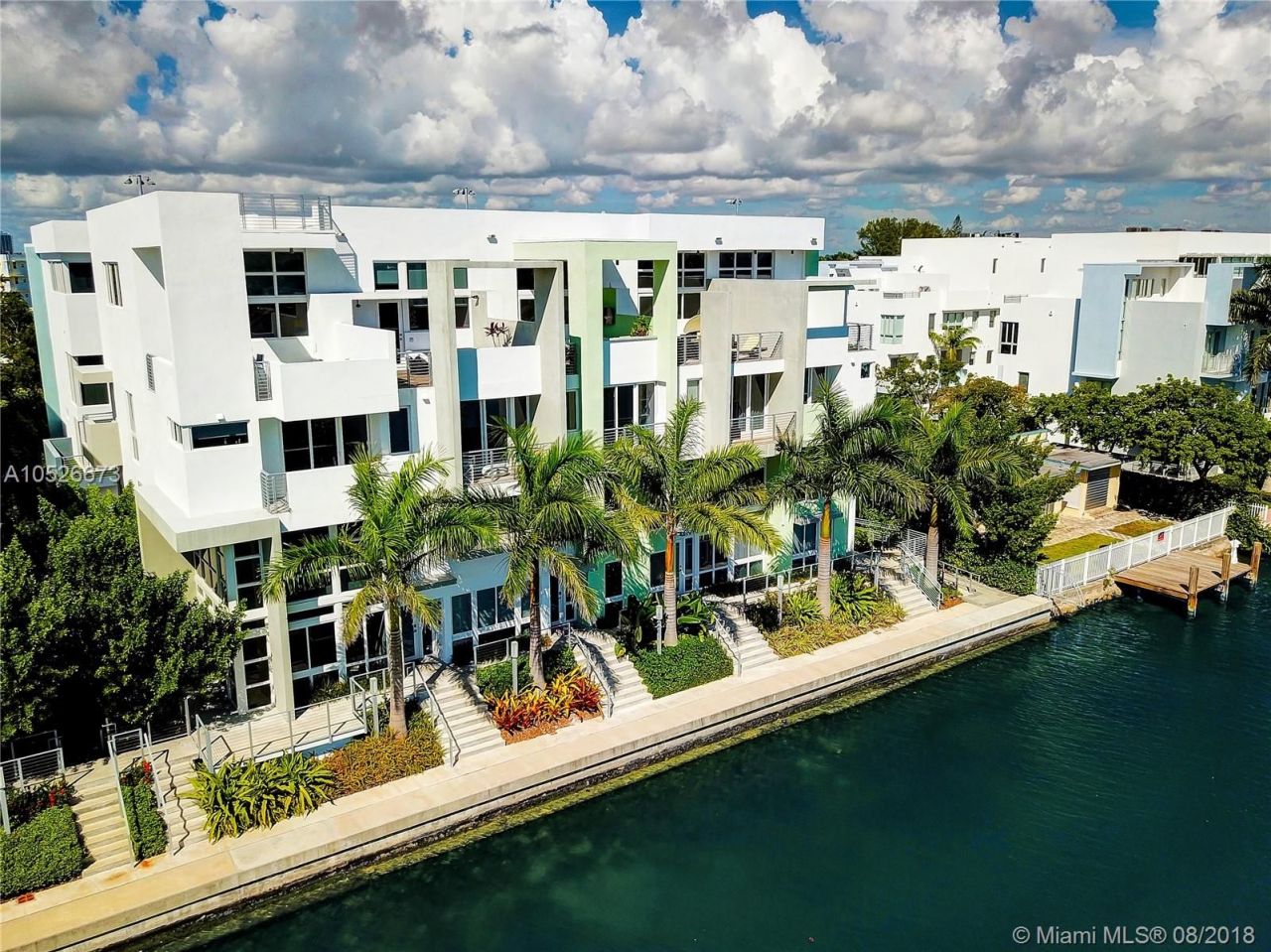 Maison urbaine à Miami, États-Unis, 240 m² - image 1