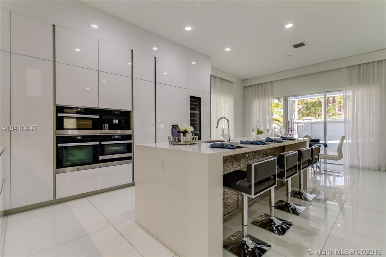 Cottage in Miami, USA, 300 m² - Foto 9