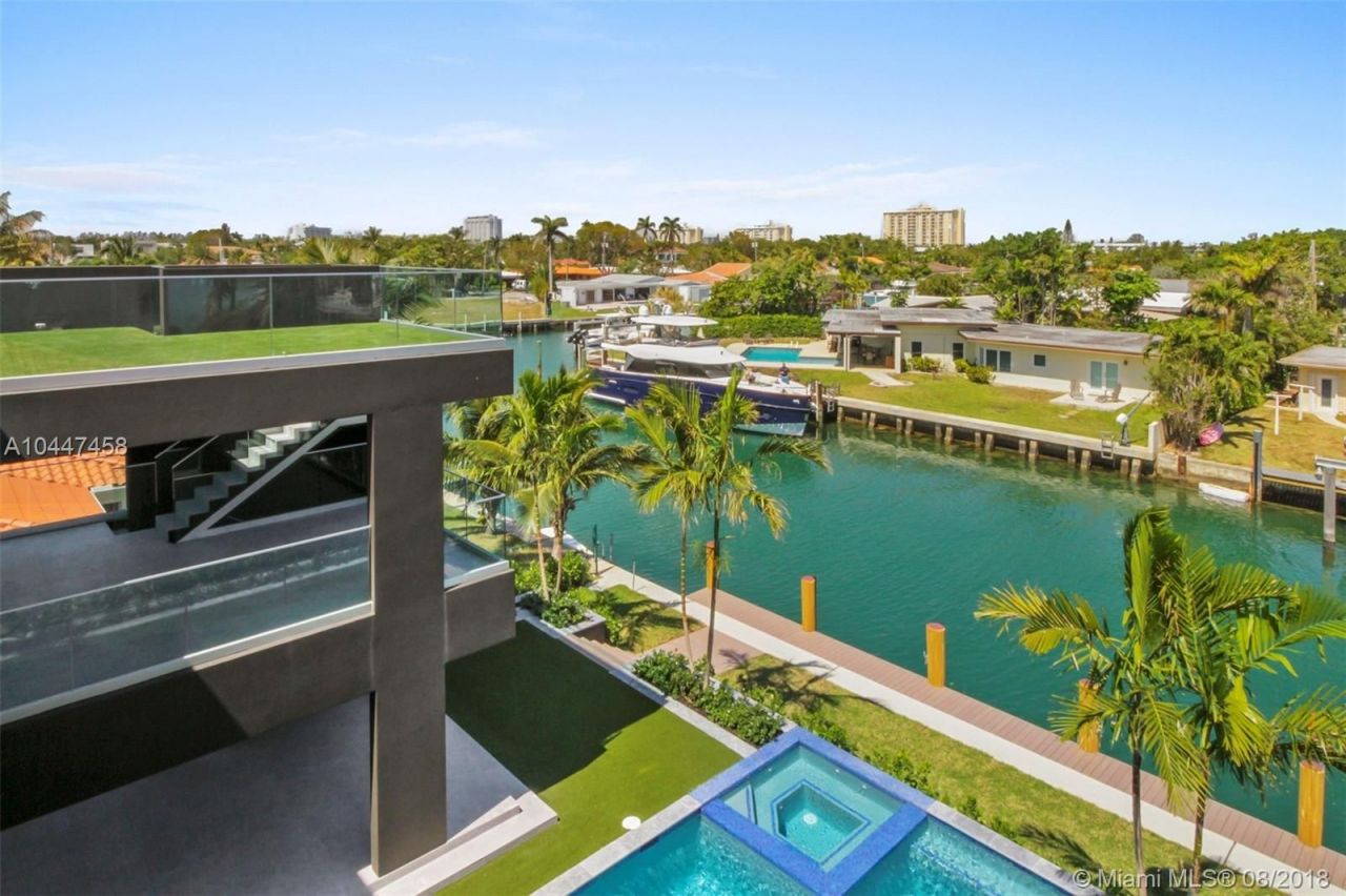 Villa à Miami, États-Unis, 500 m² - image 2