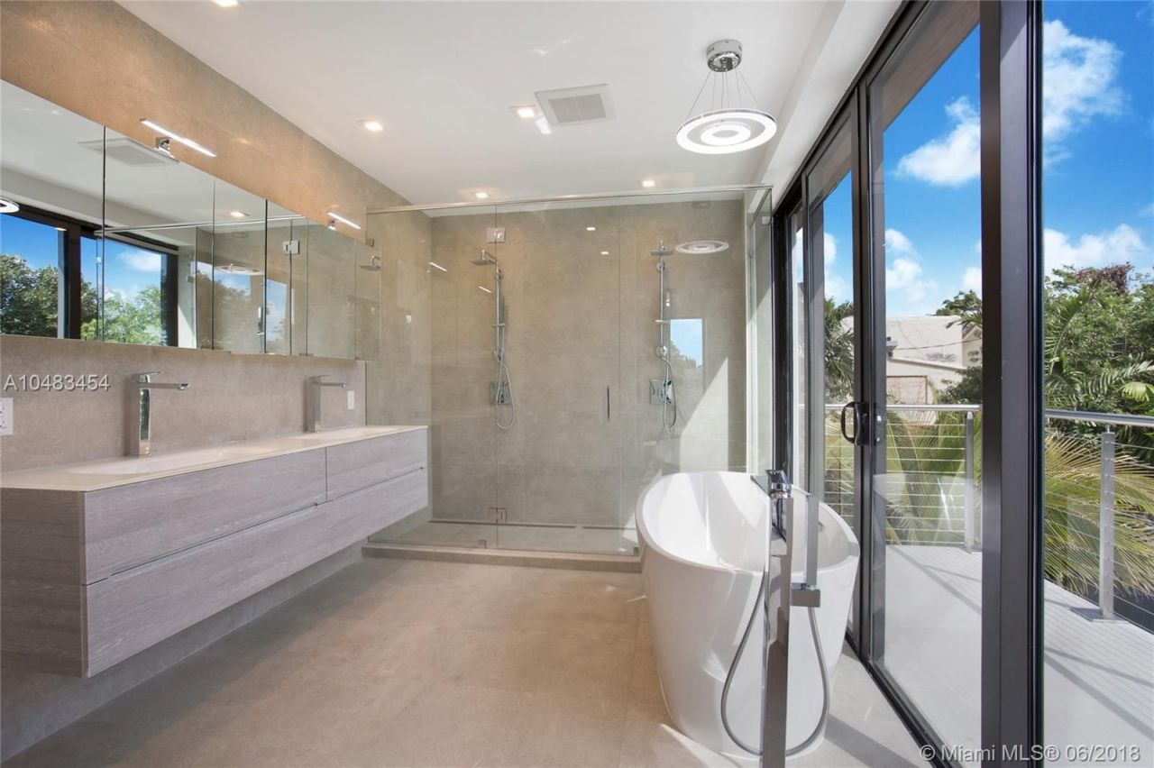 Villa in Miami, USA, 390 m² - picture 2