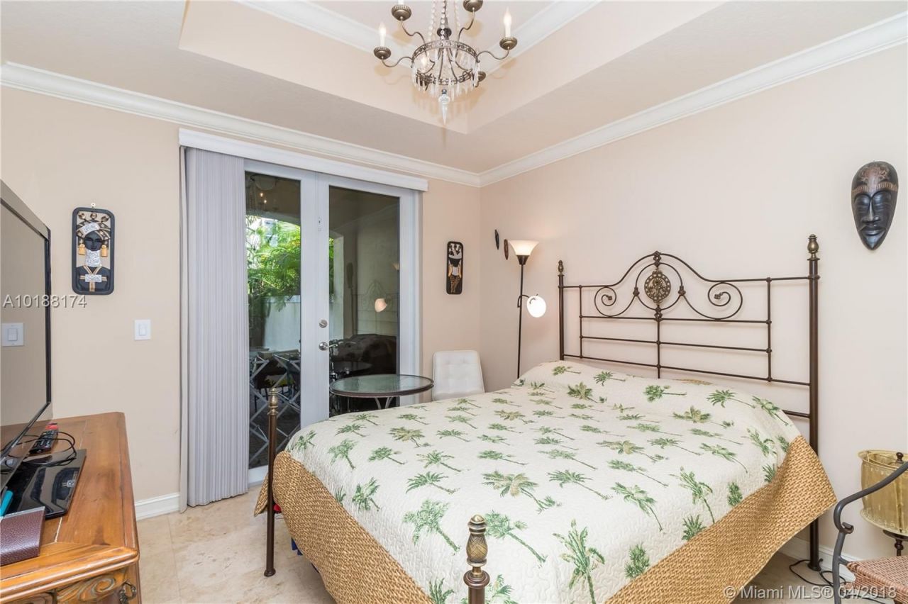 Casa en Miami, Estados Unidos, 250 m² - imagen 8