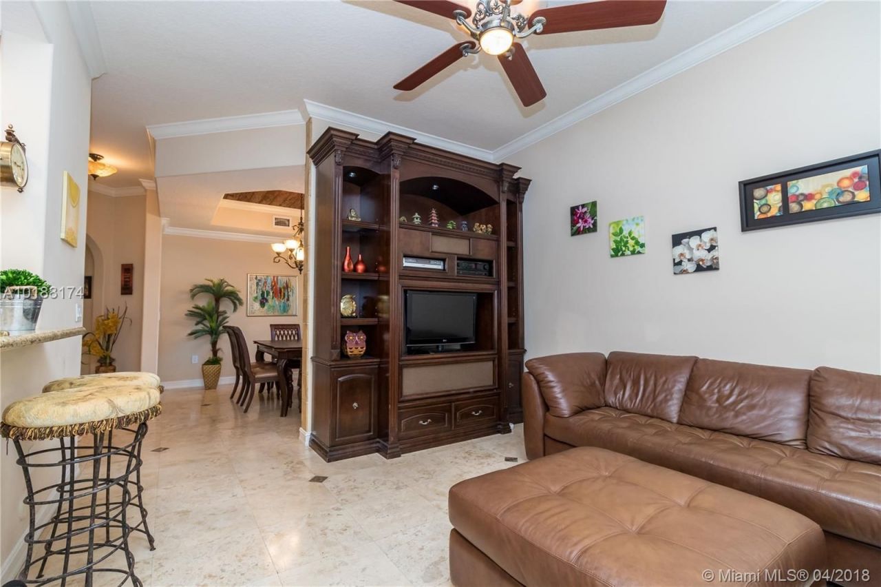 Casa en Miami, Estados Unidos, 250 m² - imagen 10