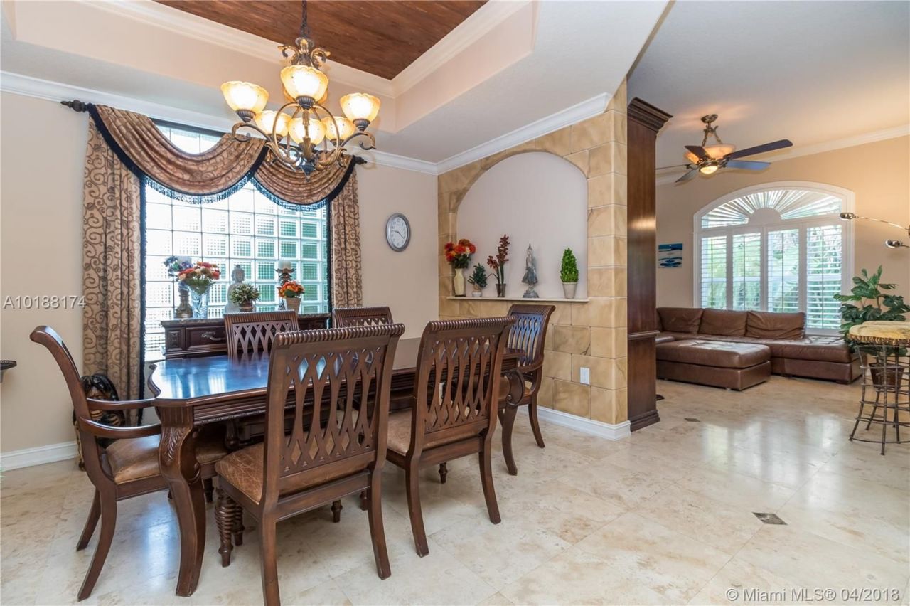 Casa en Miami, Estados Unidos, 250 m² - imagen 11