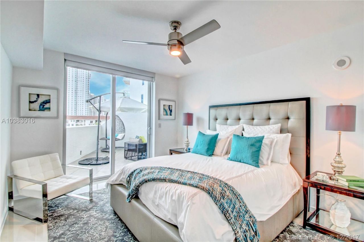 Flat in Miami, USA, 290 m² - picture 3