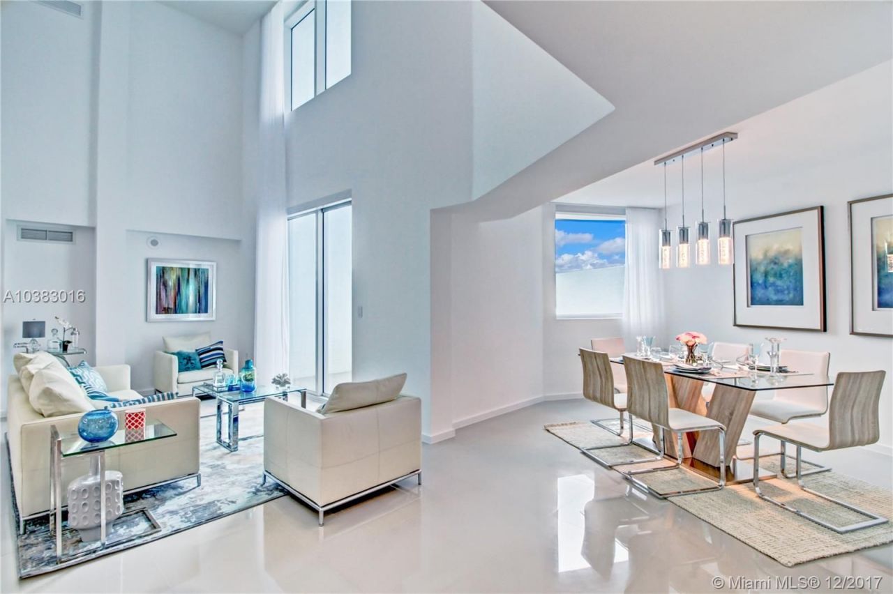 Flat in Miami, USA, 290 m² - picture 1