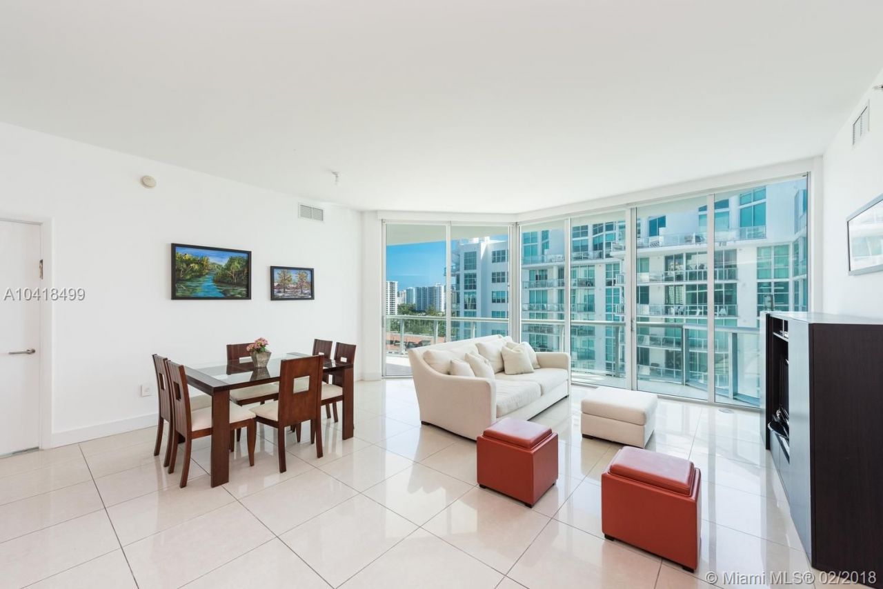 Flat in Miami, USA, 135 m² - picture 1