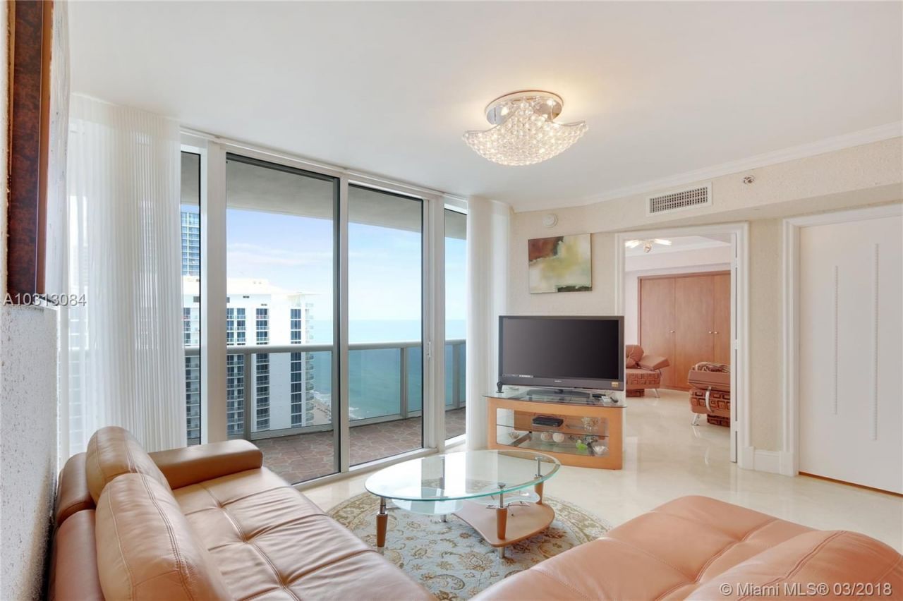 Flat in Miami, USA, 130 m² - picture 9