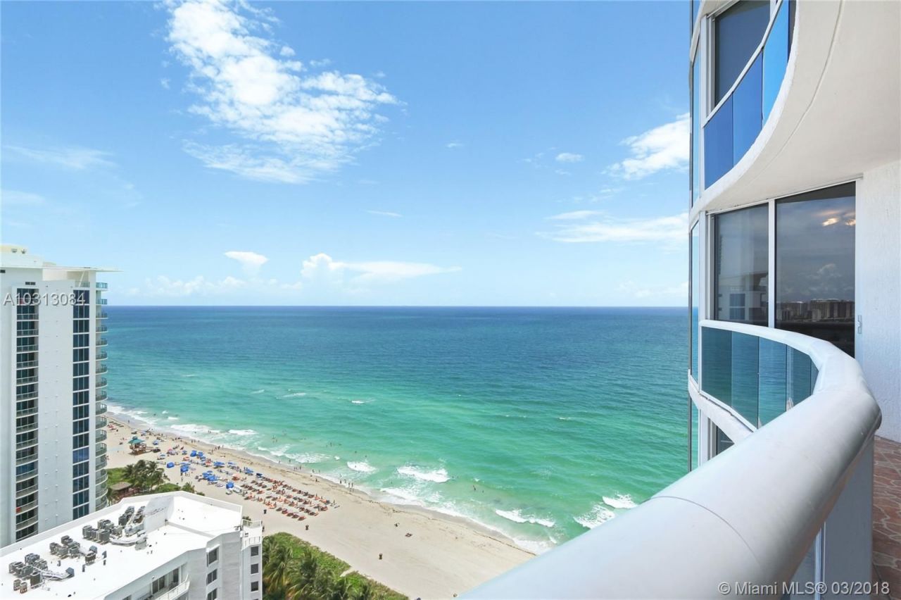 Flat in Miami, USA, 130 m² - picture 1