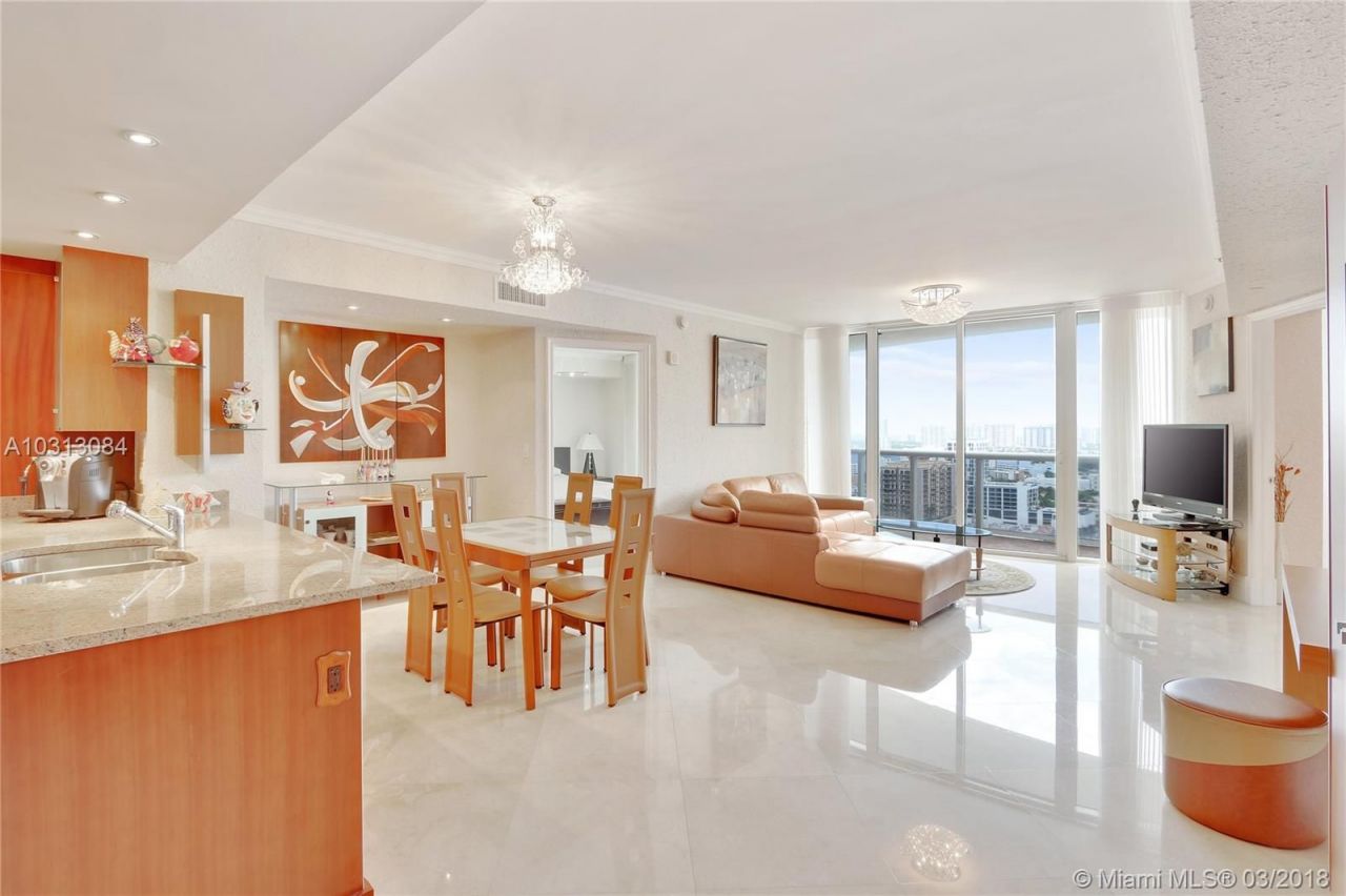 Flat in Miami, USA, 130 m² - picture 3
