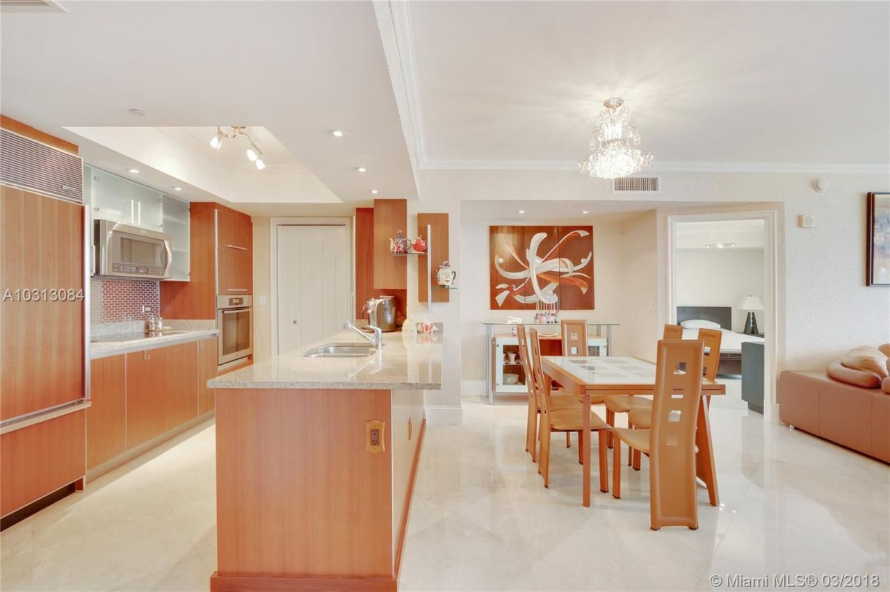 Flat in Miami, USA, 130 m² - picture 4