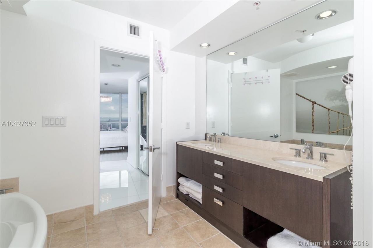 Penthouse in Miami, USA, 110 m² - picture 6