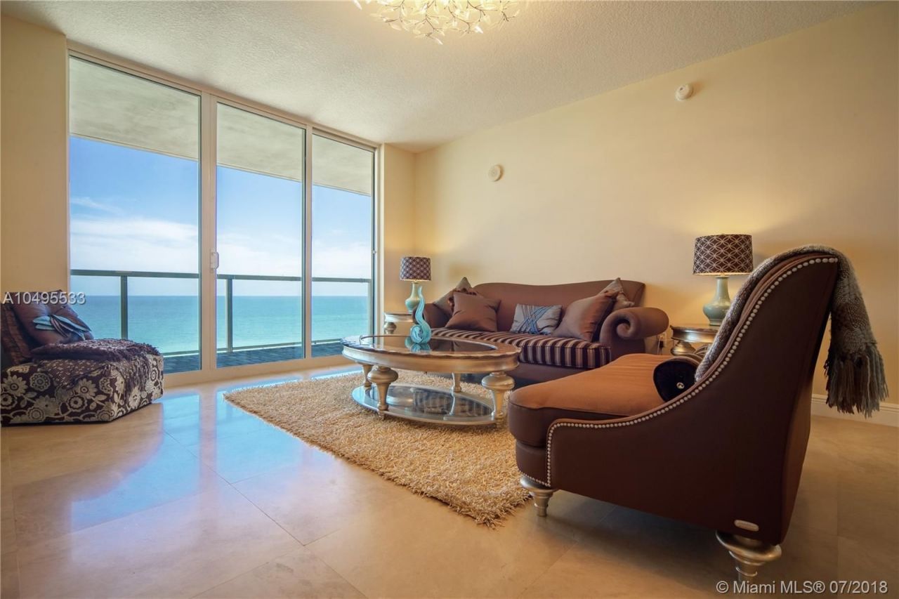 Piso en Miami, Estados Unidos, 150 m² - imagen 2