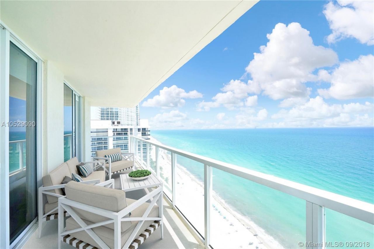 Flat in Miami, USA, 150 m² - picture 1