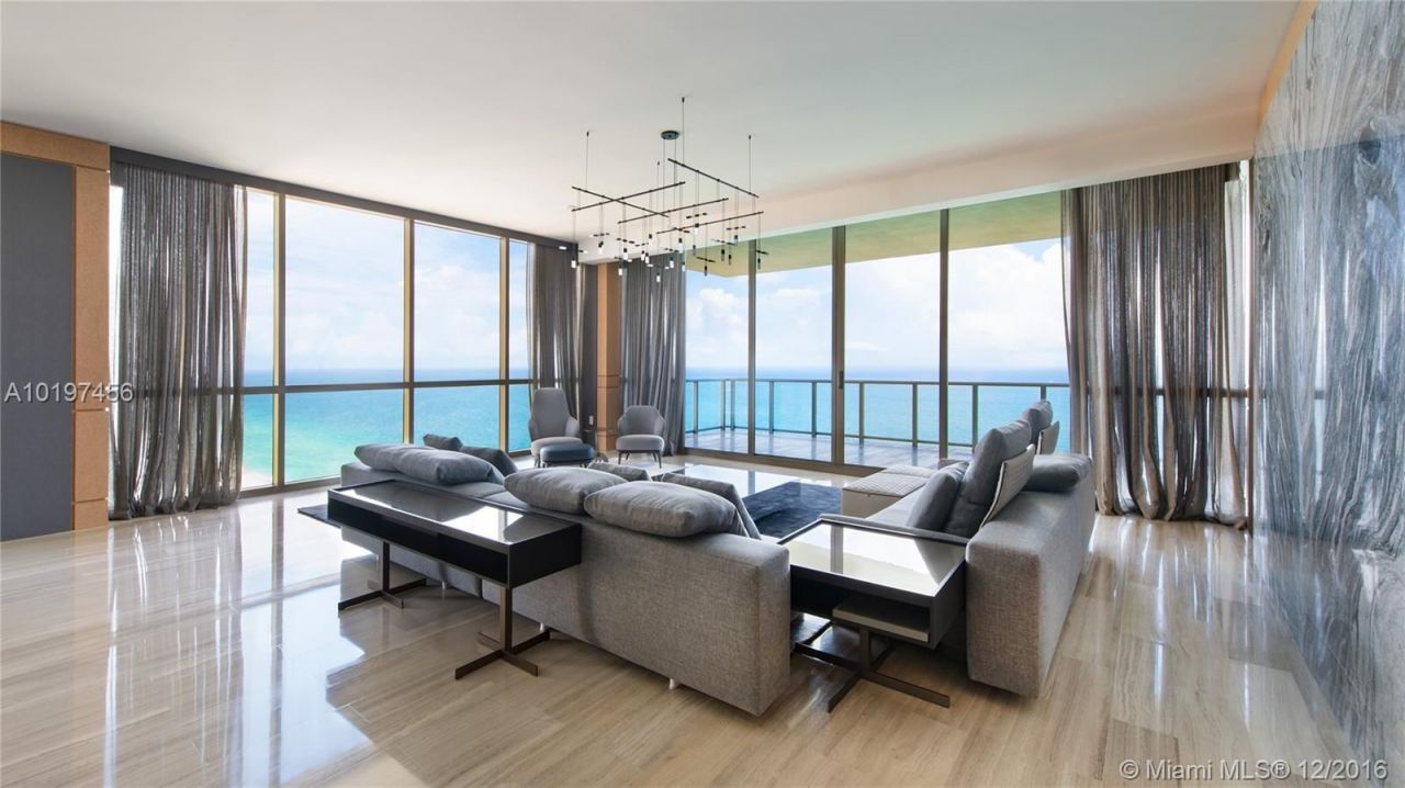 Flat in Miami, USA, 440 m² - picture 1