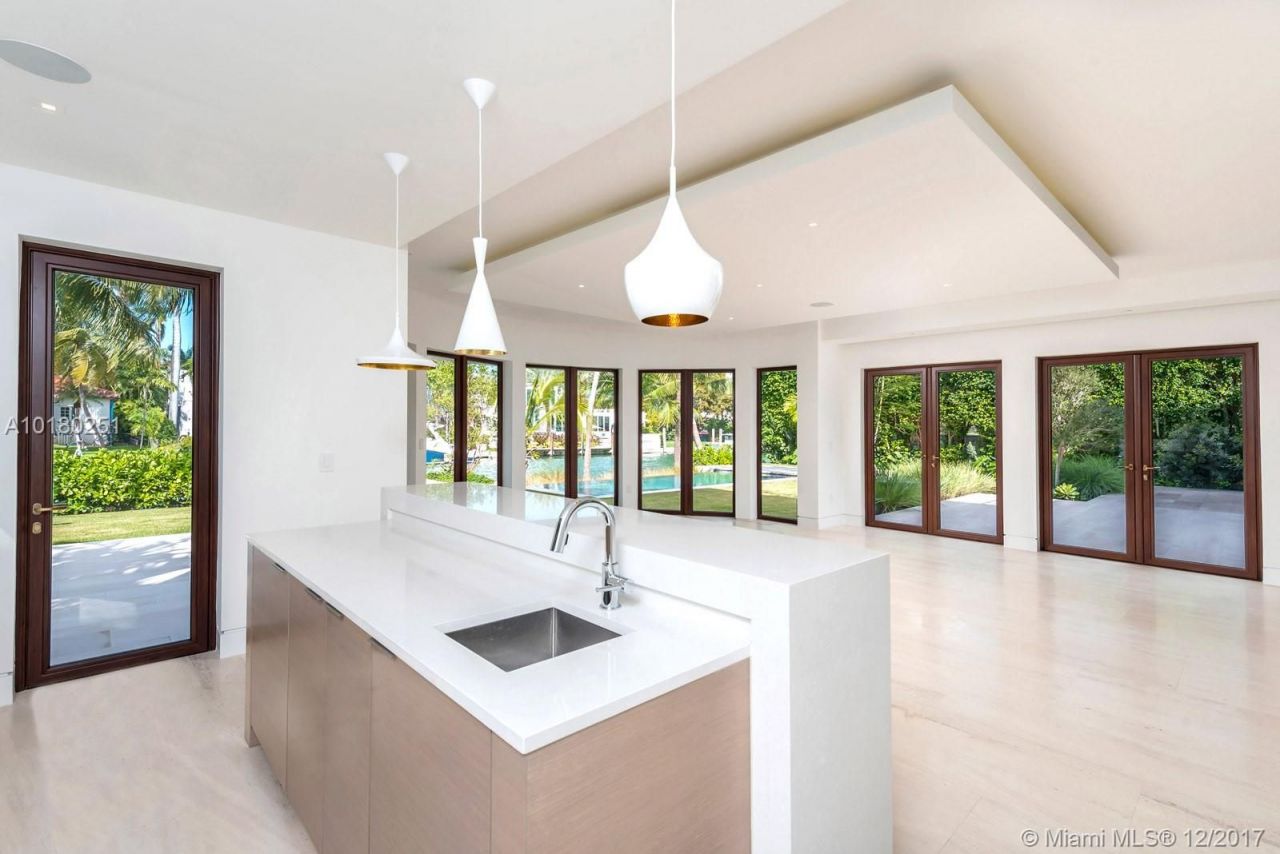 Villa à Miami, États-Unis, 750 m² - image 11