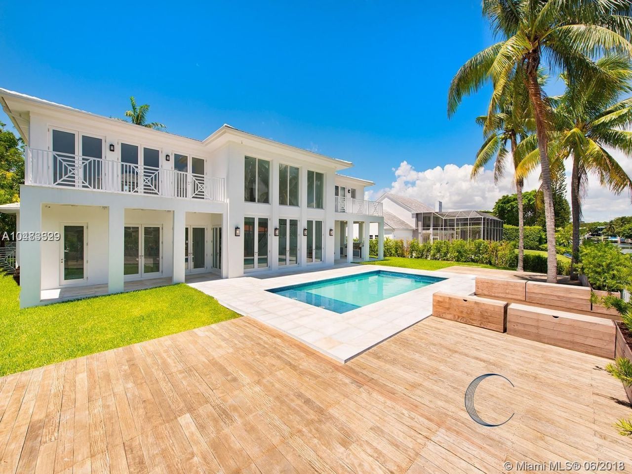 Villa en Miami, Estados Unidos, 700 m² - imagen 1