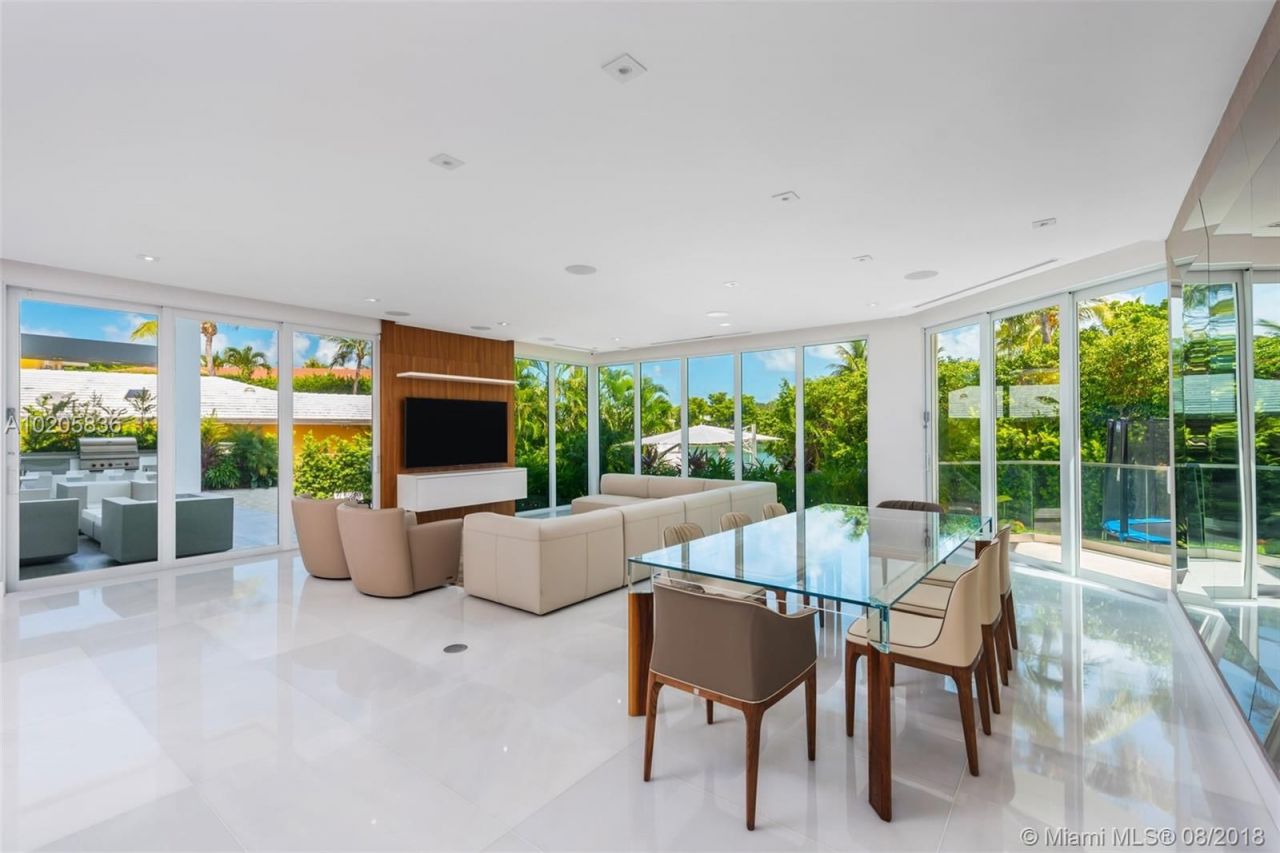 Villa in Miami, USA, 640 m² - picture 7