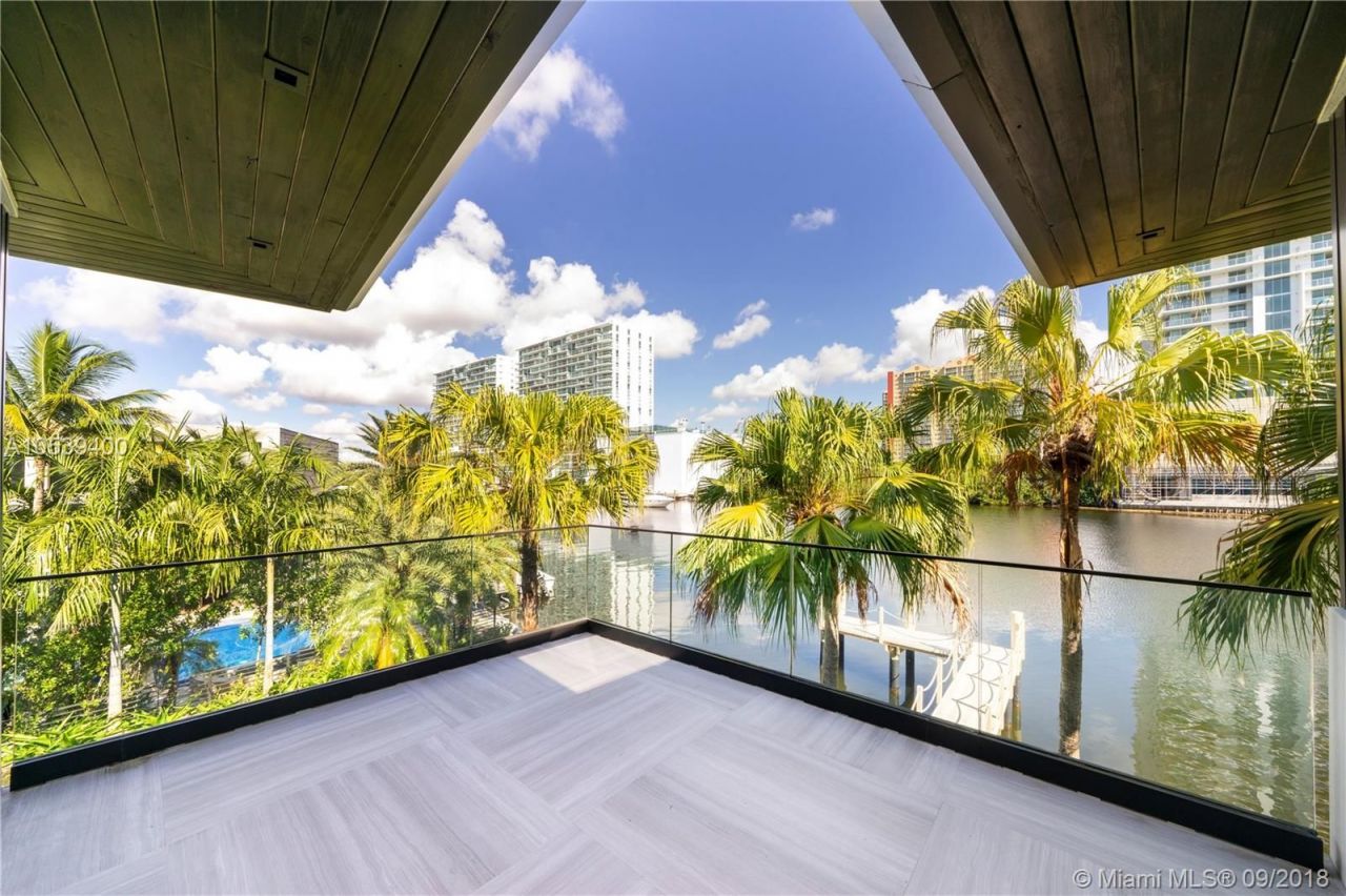 Villa in Miami, USA, 600 m² - picture 4