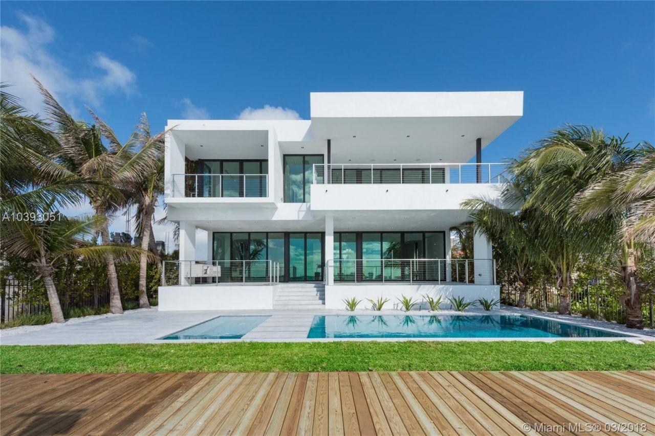 Villa en Miami, Estados Unidos, 520 m² - imagen 1