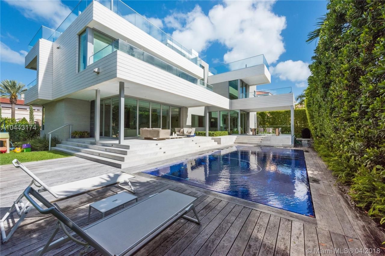 Villa en Miami, Estados Unidos, 500 m² - imagen 1