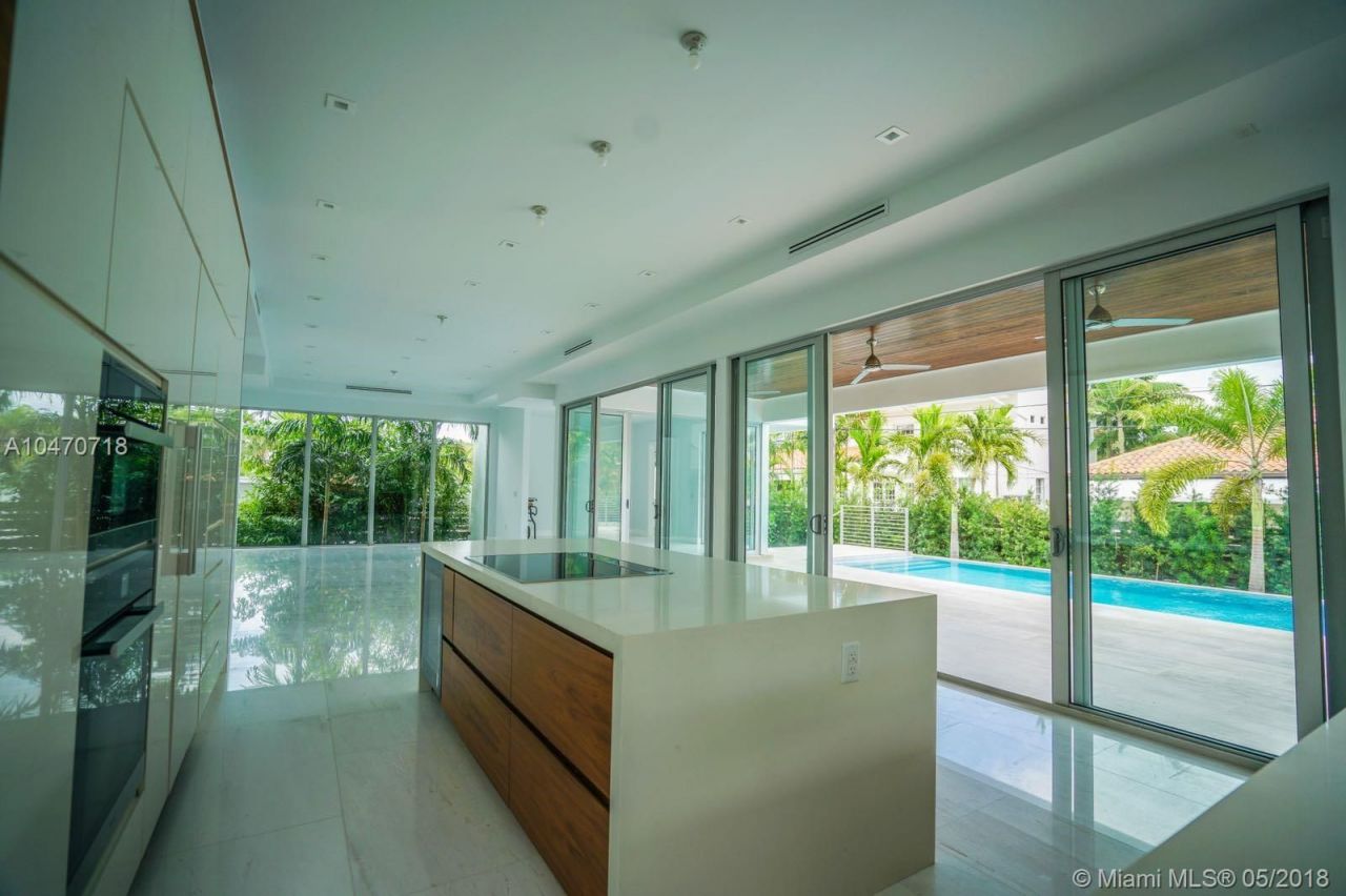 Villa in Miami, USA, 370 m² - picture 9