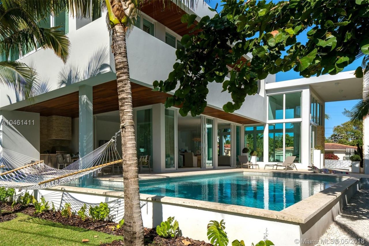 Villa en Miami, Estados Unidos, 350 m² - imagen 1