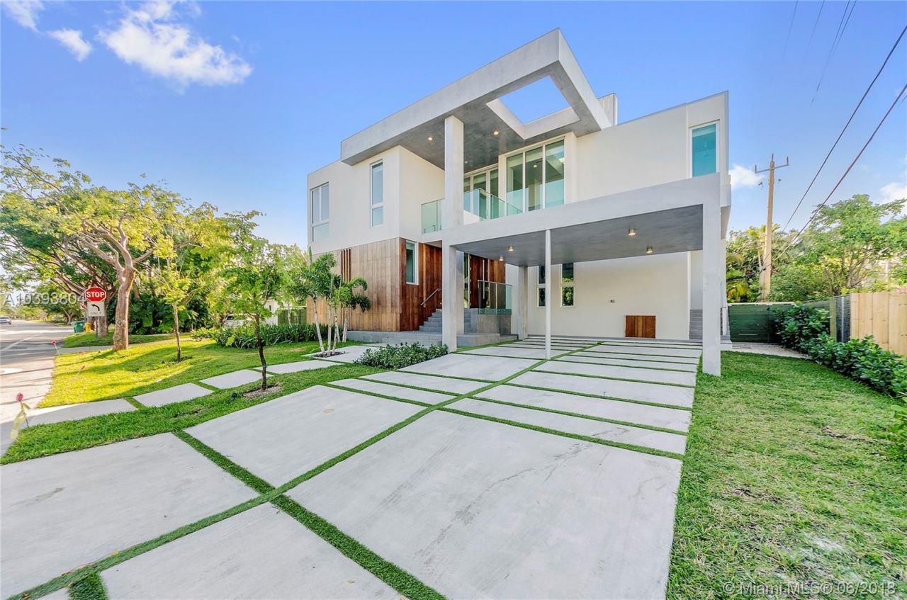 Villa à Miami, États-Unis, 400 m² - image 1